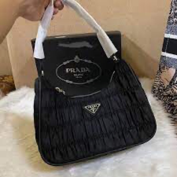 Prada Like Steve Madden Black Crinkle Leather Crossbody - Picture 13 of 13